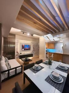 The Modern Suite in Forbeswood BGC with Free Parking