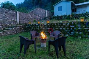 ALAYA STAYS Key Shree Bhawan Valley View Apartment With Balcony, Terrace & Garden