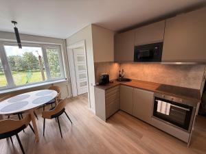 Modern Sea View Apartment, Sleeps 6, Põhja-Tallinn
