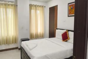 FabHotel Narayani Grand