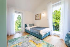 Forest Whisper - Modern Nature Retreat near Myślenice