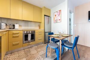 Casa Jabega Sunset Beach House by Del Parque Flats