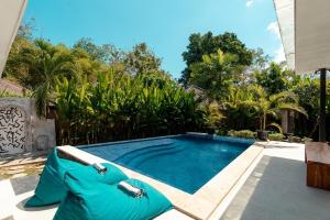 Spacious Modern Villa Tuga 5BR Pool Villa in Central Bingin