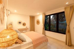 Spacious Modern Villa Tuga 5BR Pool Villa in Central Bingin