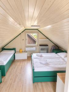 Green Sky House