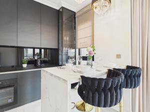 Sol Marina 6 Riverside Apartment Balkon, Parking & AC by Solarento