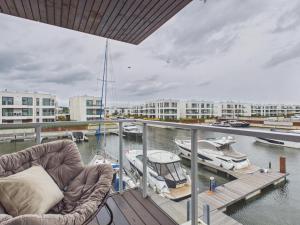Sol Marina 6 Riverside Apartment Balkon, Parking & AC by Solarento
