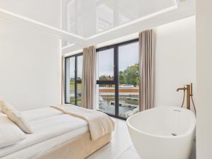 Sol Marina 6 Riverside Apartment Balkon, Parking & AC by Solarento