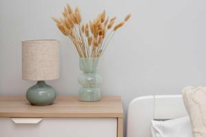 Functional Studio for Two Near the Railway Station by Noclegi Renters