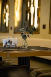 Elysian Airport Hotel & Restaurant