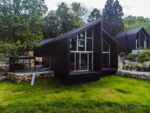 Rest Hill -Domki i apartamenty z balią i sauną