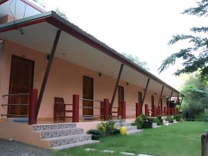 Baanrimnam Banpong