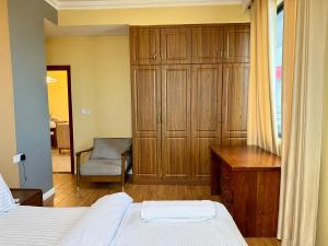 The Lorenzo A Calm Two Bedroom Apartment