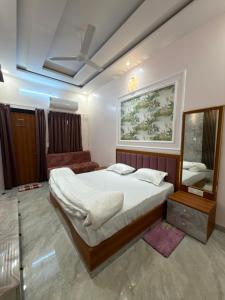 Anmol Aviral Guest House