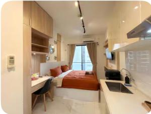 Apartment Sky House BSD with Smart TV 43 inch by Nobizen Japandi Living