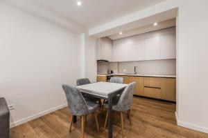 Bright Apartment with Large Terrace & Free Parking by PikHost