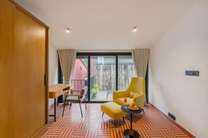 ELIVAAS Signature Coco Baia 3 BHK Pet-Friendly Villa With Private Pool, Entertainment Room, Terrace & Garden