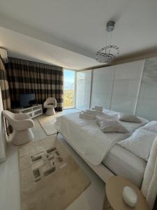 M-Duplex House with Ocean Views