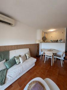Cozy Apartment with Pool Near the Beach