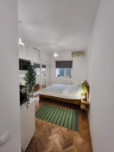 Old Town One Bedroom Studio