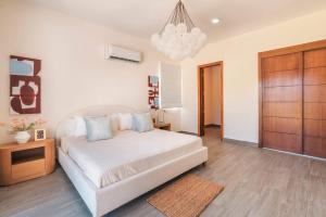 Tropical villa with picuzzi at Green Village BCA
