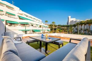 2B. Cozy Las Flores big Terrace with Pool