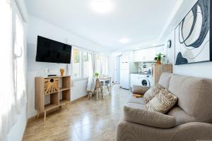 2B. Cozy Las Flores big Terrace with Pool