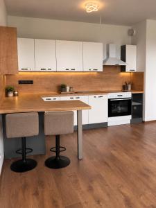 Apartmán Bytča s balkónom a výhľadom na Súľovské skaly