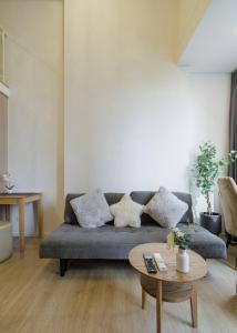 Rama9 Duplex Near Train Market RCA Free Pool Gym