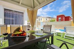 Amazing 5-bedroom villa in Costa Adeje