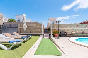 Cozy villa in Madroñal de Fañabe with large private pool
