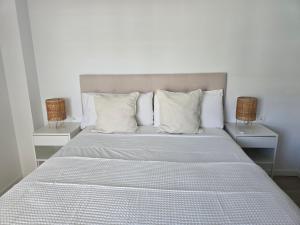 Marina Real II, 2 bedroom & 2 bathroom apartment with pool views