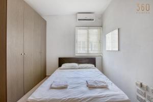 Penthouse with Terrace and Country Views Zebbug