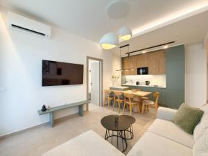 Luxury Downtown Apartment E4