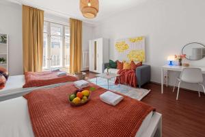 Sunny Art Flat w Balcony Heart of District VII