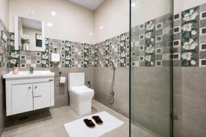Homely 2BHK at Lakecity Apartments by Viraalay