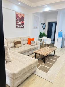 The Marina Luxe 2BR with DSQ in Westlands Near Sarit Center with Rooftop Pool and Gym