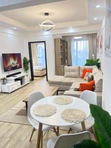 The Marina Luxe 2BR with DSQ in Westlands Near Sarit Center with Rooftop Pool and Gym