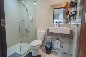 NEW! Modern & Cozy Space in Uptown BGC near mall BackHome2