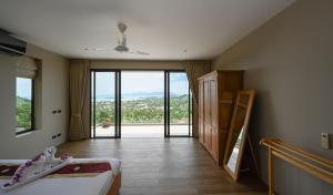 6 Bedroom Villa Amazing Sea Views