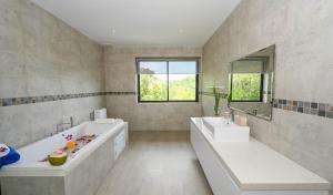 6 Bedroom Villa Amazing Sea Views