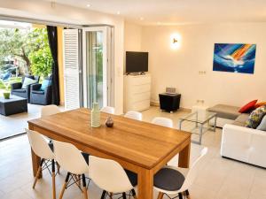 Direct Seafront Villa