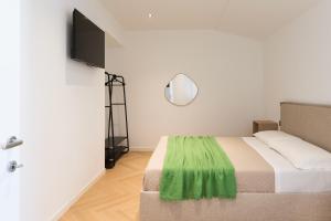 Exclusive Violet Apartment - Como Center - Station