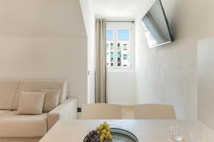 Exclusive Violet Apartment - Como Center - Station