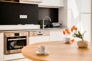3BDR APT in New Town with Terrace and AC