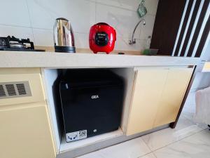 Sky House Apartment BSD Tower Leonie with Smart TV 43 inch by Zora Nara Living