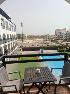 Appartement moderne, vue piscine