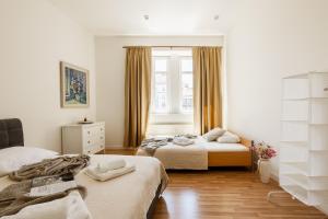 Elegant 2BR Letná Apt Prague Walk