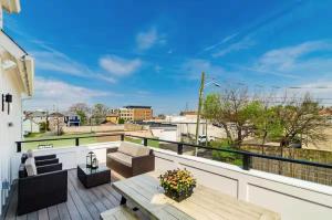 Jungle House Designer Residences - Downtown Columbus