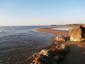 MITOS Luxury Apartment Next to the Sea